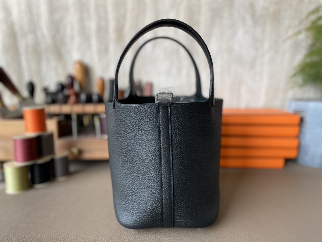 Hermès（爱马仕）Picotin 菜篮子 黑色 TC 拼 鸵鸟皮 银扣 18cm