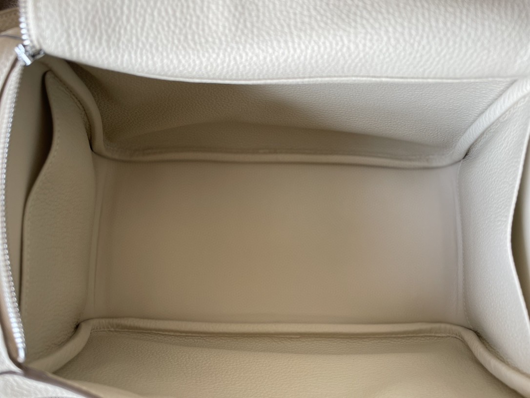 Hermès（爱马仕）Lindy 琳迪包 奶昔白 TOGO 顶级小牛皮 银扣 26cm