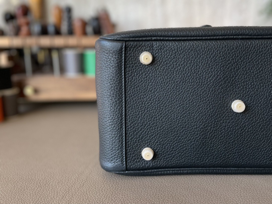 Hermès（爱马仕）Lindy 琳迪包 黑色 TC大牛皮 金扣 30cm