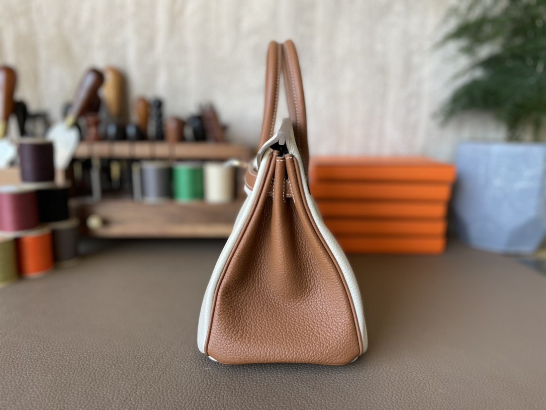 Hermès（爱马仕）Birkin 铂金包 奶昔白拼金棕色 TOGO 顶级小牛皮 金扣 25cm