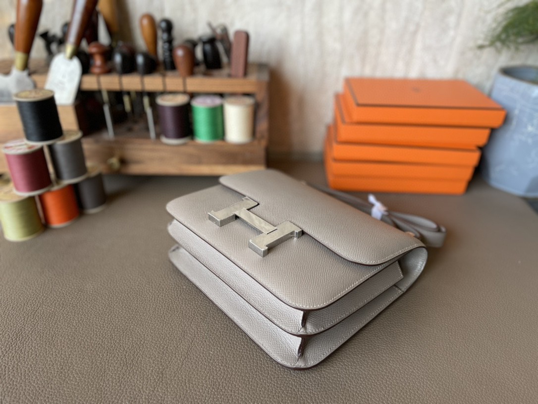 Hermès（爱马仕）Constance 小康 斑鸠灰 Epsom 掌纹皮 银扣 24cm