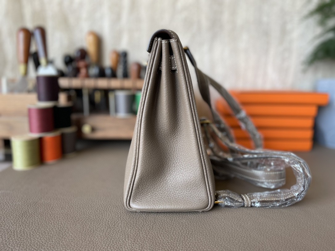 Hermès（爱马仕）Kelly ADO 双肩包 大象灰 TC大牛皮 金扣 20cm