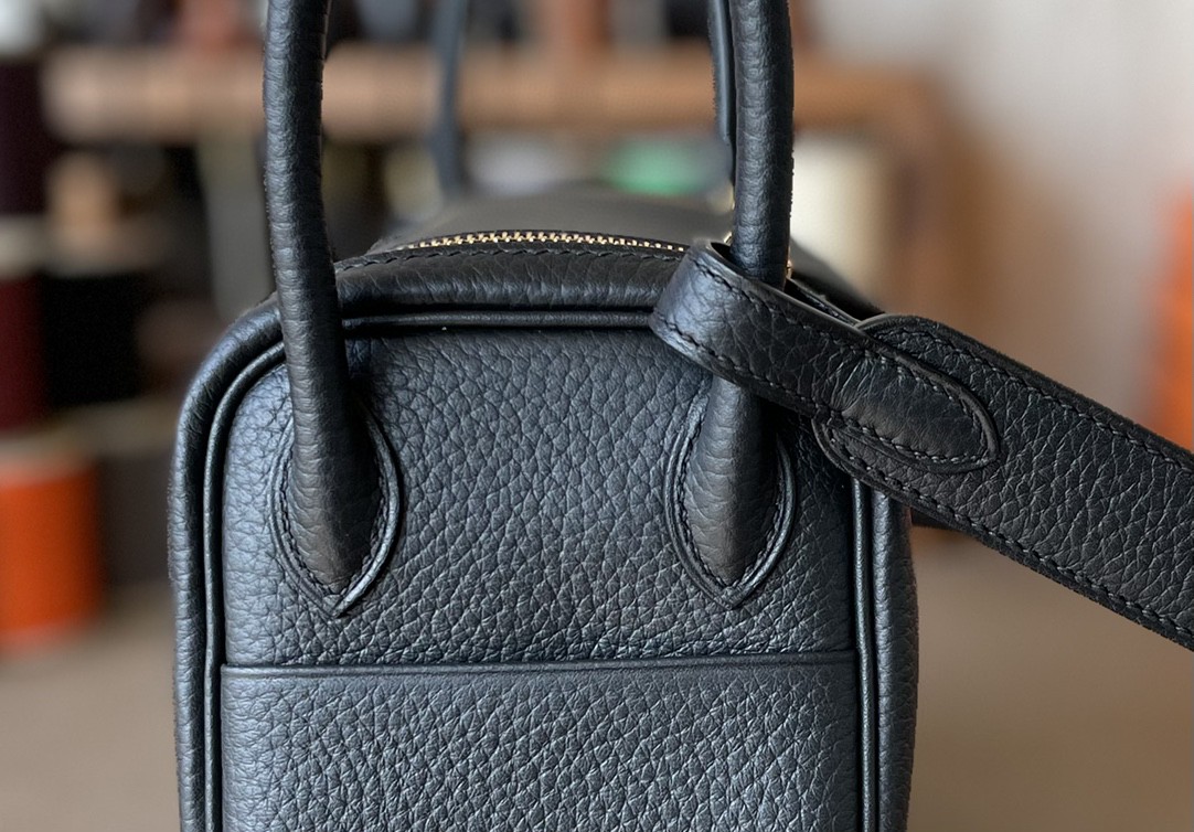 Hermès（爱马仕）Mini lindy 迷你琳迪包 黑色 TC大牛皮 金扣 20cm