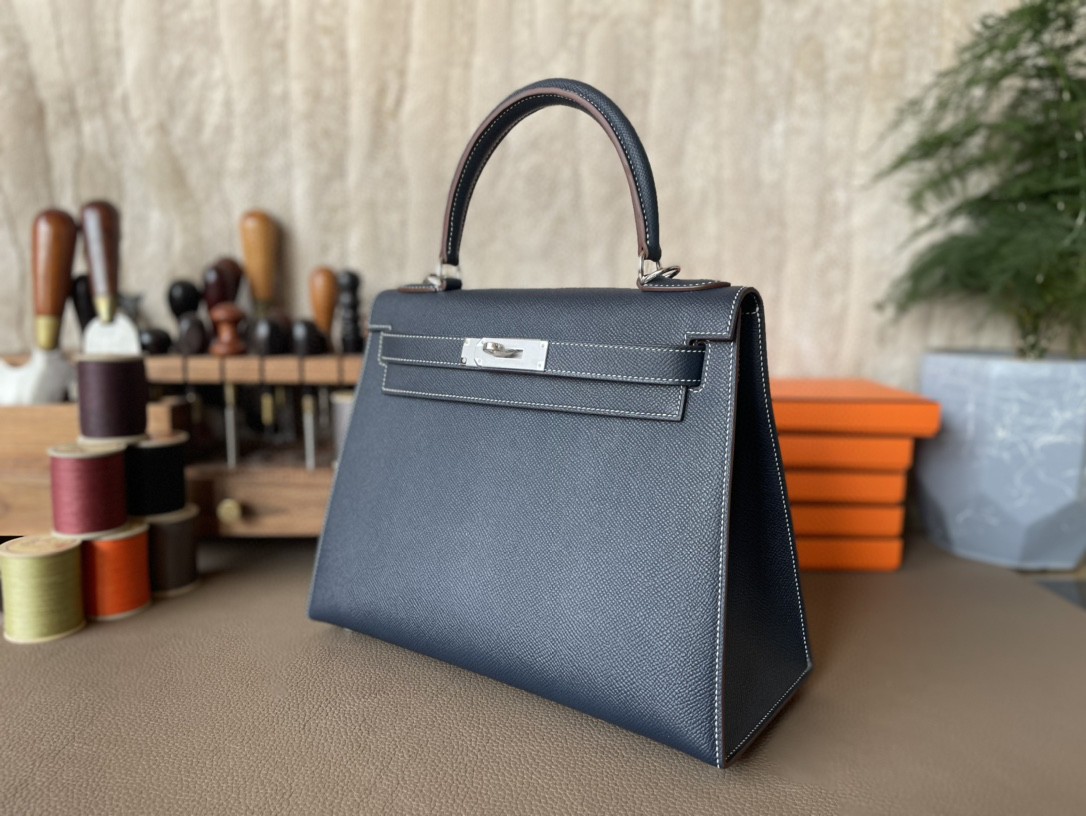 Hermès（爱马仕）Kelly 凯莉包 靛蓝色 Epsom 掌纹皮 银扣 28cm