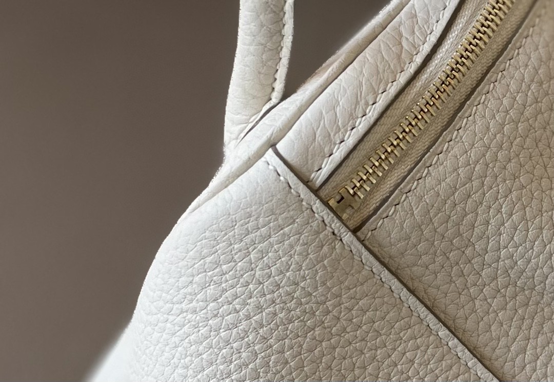 Hermès（爱马仕）Lindy 琳迪包 奶昔白 TC大牛皮 金扣 26cm