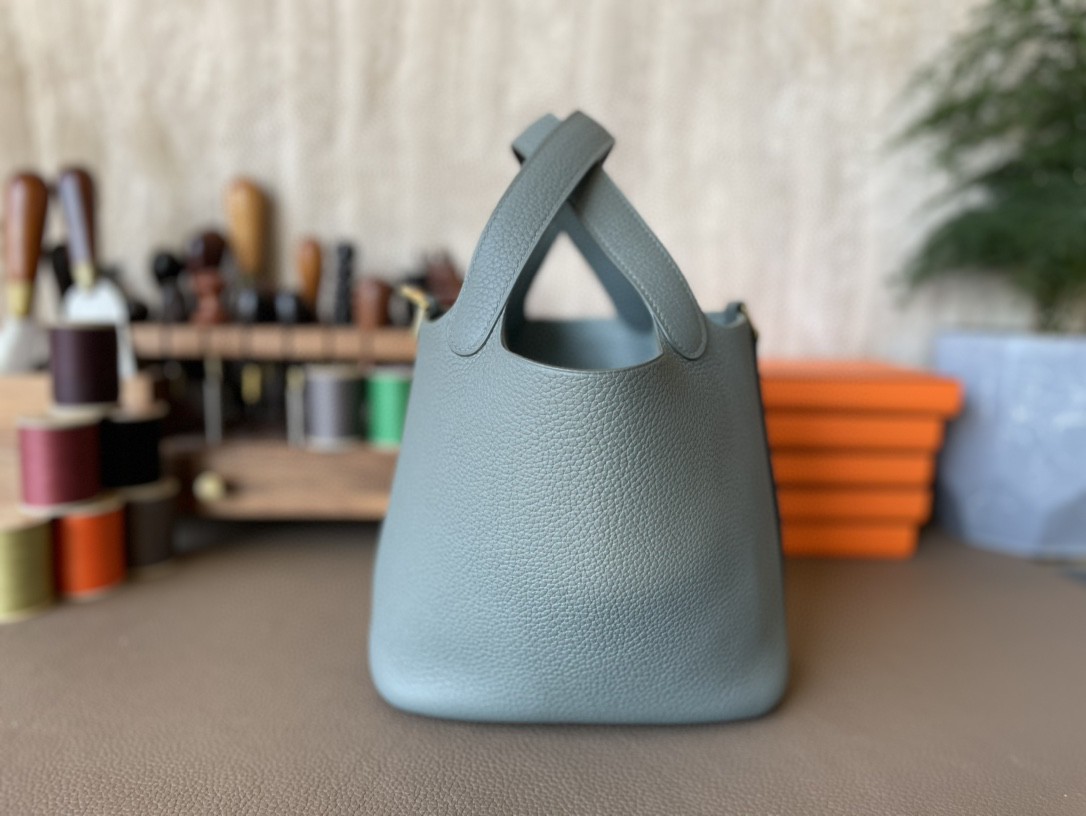 Hermès（爱马仕）Picotin 菜篮子 杏仁绿 TC大牛皮 金扣 18cm