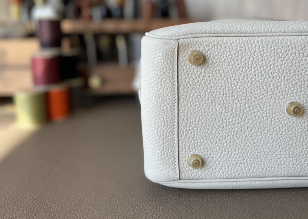 Hermès（爱马仕）Lindy 琳迪包 奶昔白 TC大牛皮 金扣 26cm