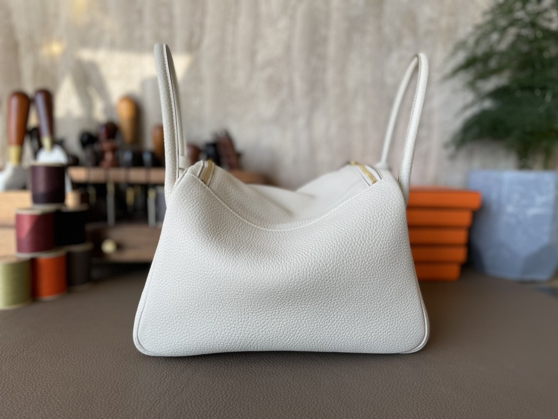 Hermès（爱马仕）Lindy 琳迪包 奶昔白 TC大牛皮 金扣 26cm