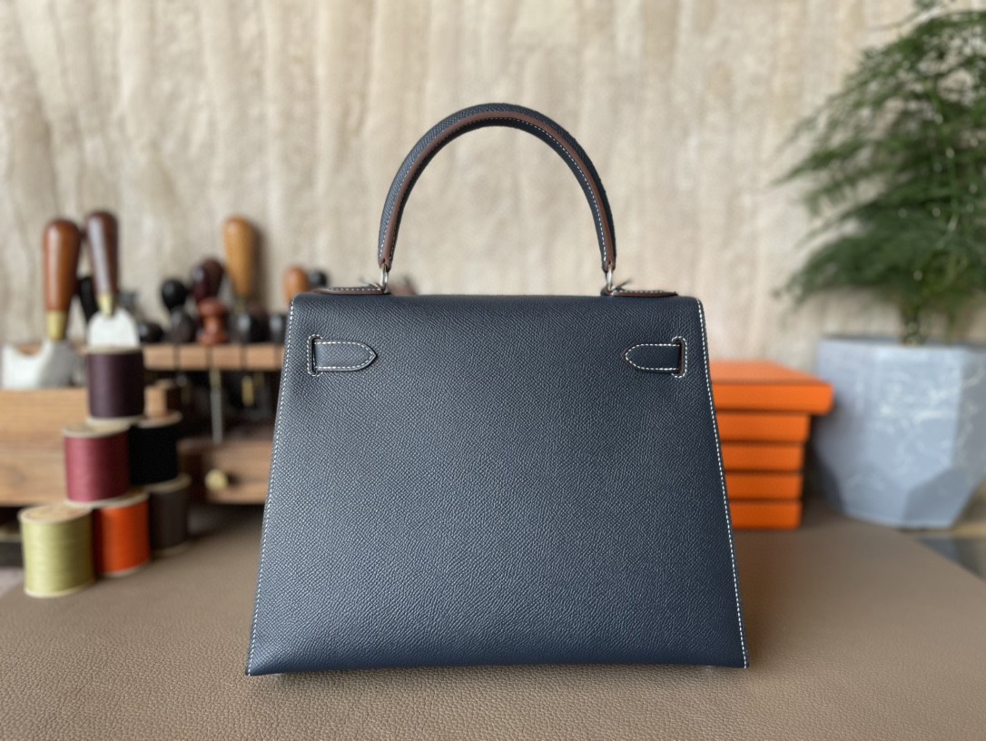 Hermès（爱马仕）Kelly 凯莉包 靛蓝色 Epsom 掌纹皮 银扣 28cm