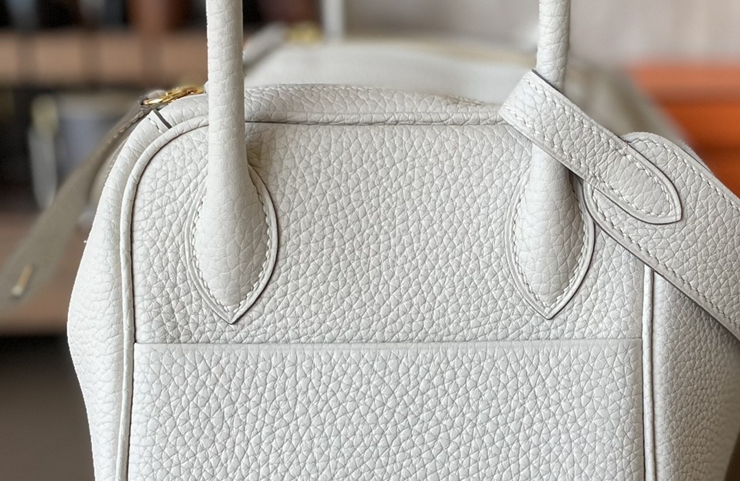 Hermès（爱马仕）Lindy 琳迪包 奶昔白 TC大牛皮 金扣 26cm