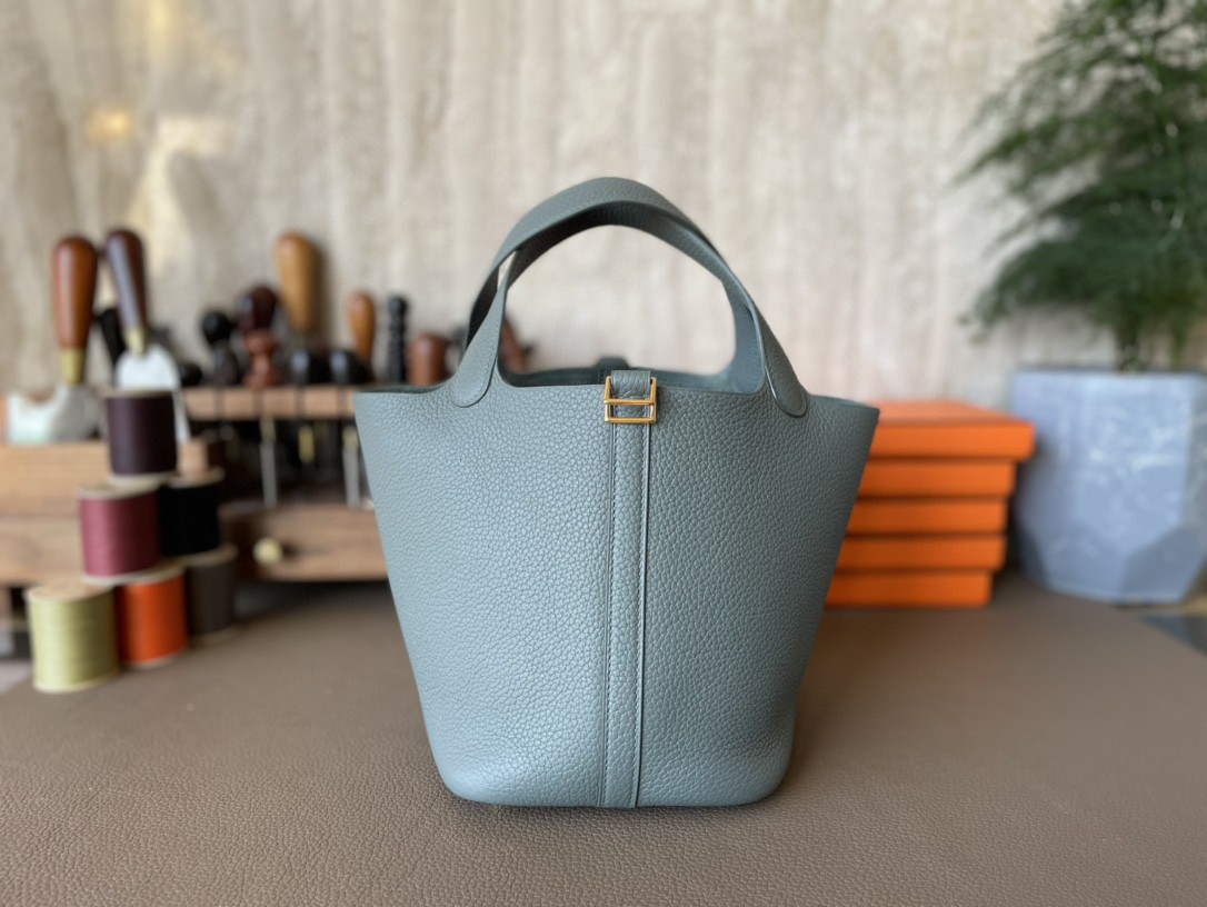Hermès（爱马仕）Picotin 菜篮子 杏仁绿 TC大牛皮 金扣 18cm