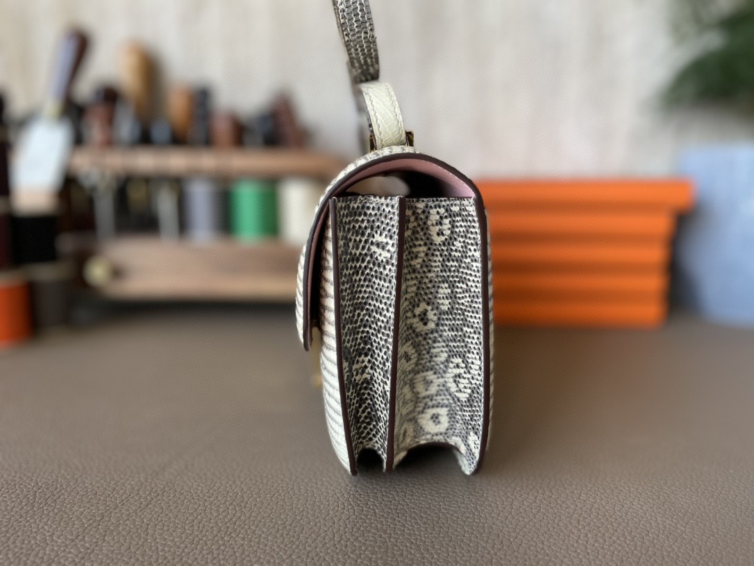 Hermès（爱马仕）Constance 康康 原色 雪花 蜥蜴皮 内拼 3Q粉 金扣 26cm 顶级工艺