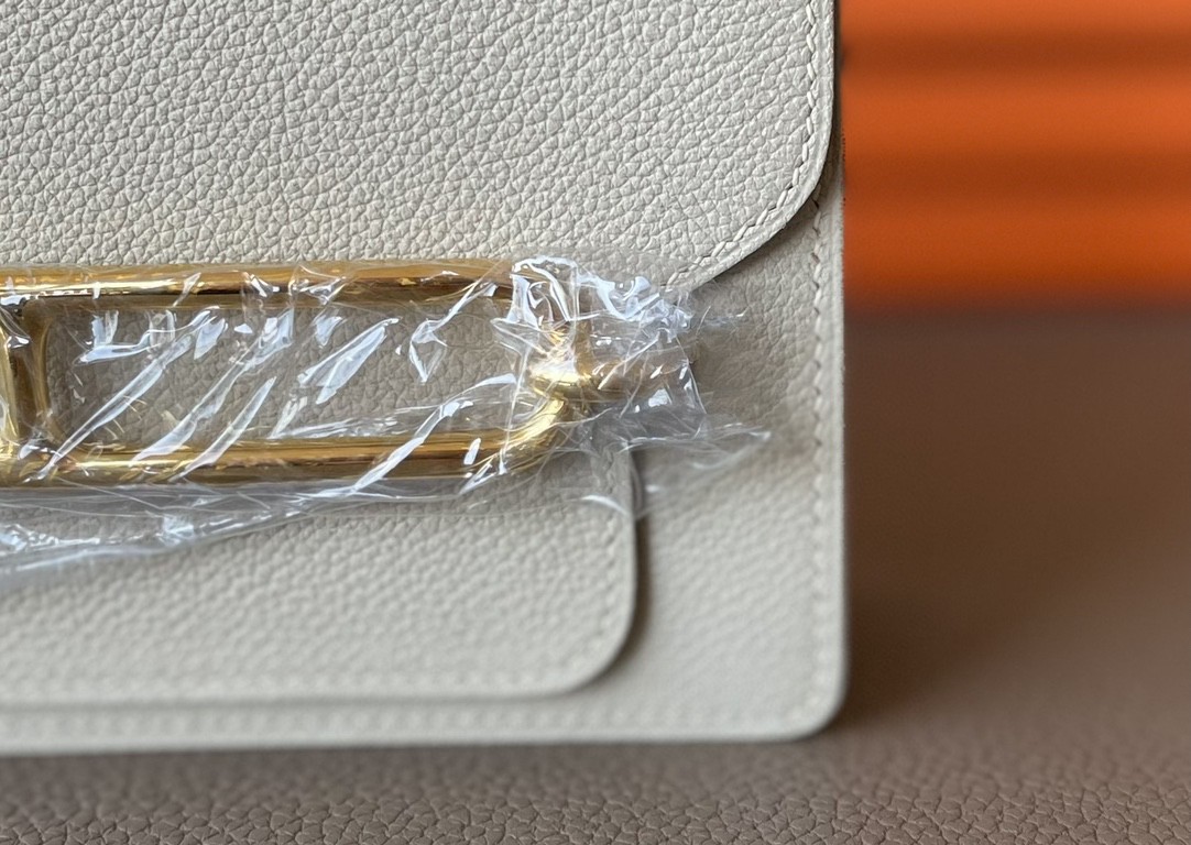 Hermès（爱马仕）Roulis 猪鼻子 奶昔白 EC皮 金扣 19cm