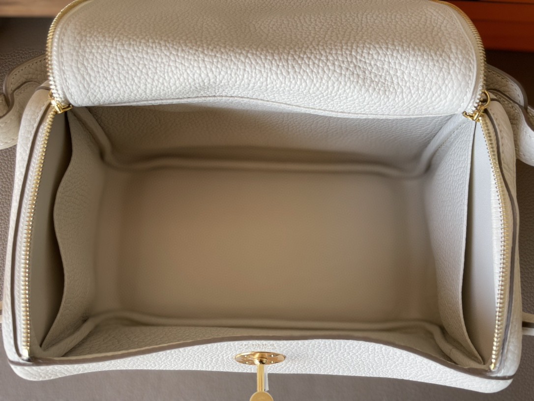 Hermès（爱马仕）Lindy 琳迪包 奶昔白 TC大牛皮 金扣 26cm