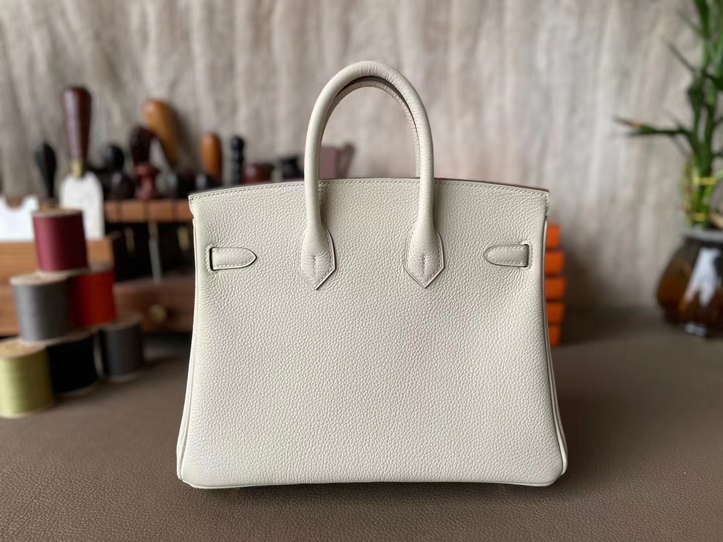 Hermès（爱马仕）Birkin 铂金包 奶昔白 Togo 顶级小牛皮 金扣 25cm