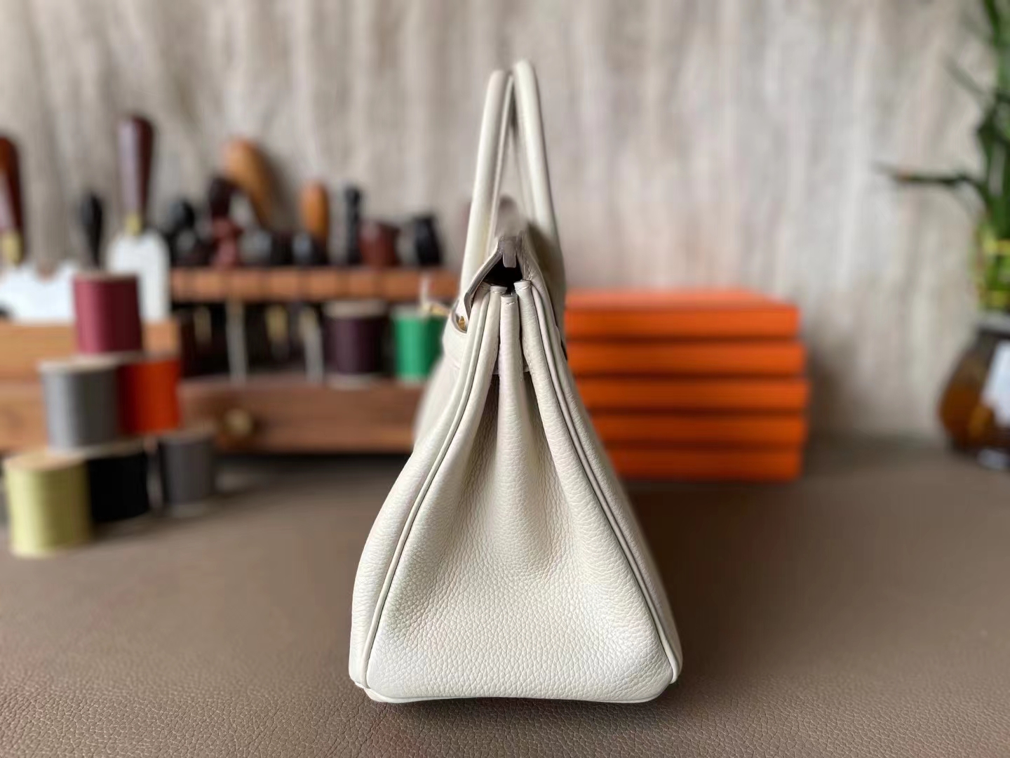 Hermès（爱马仕）Birkin 铂金包 奶昔白 Togo 顶级小牛皮 金扣 25cm