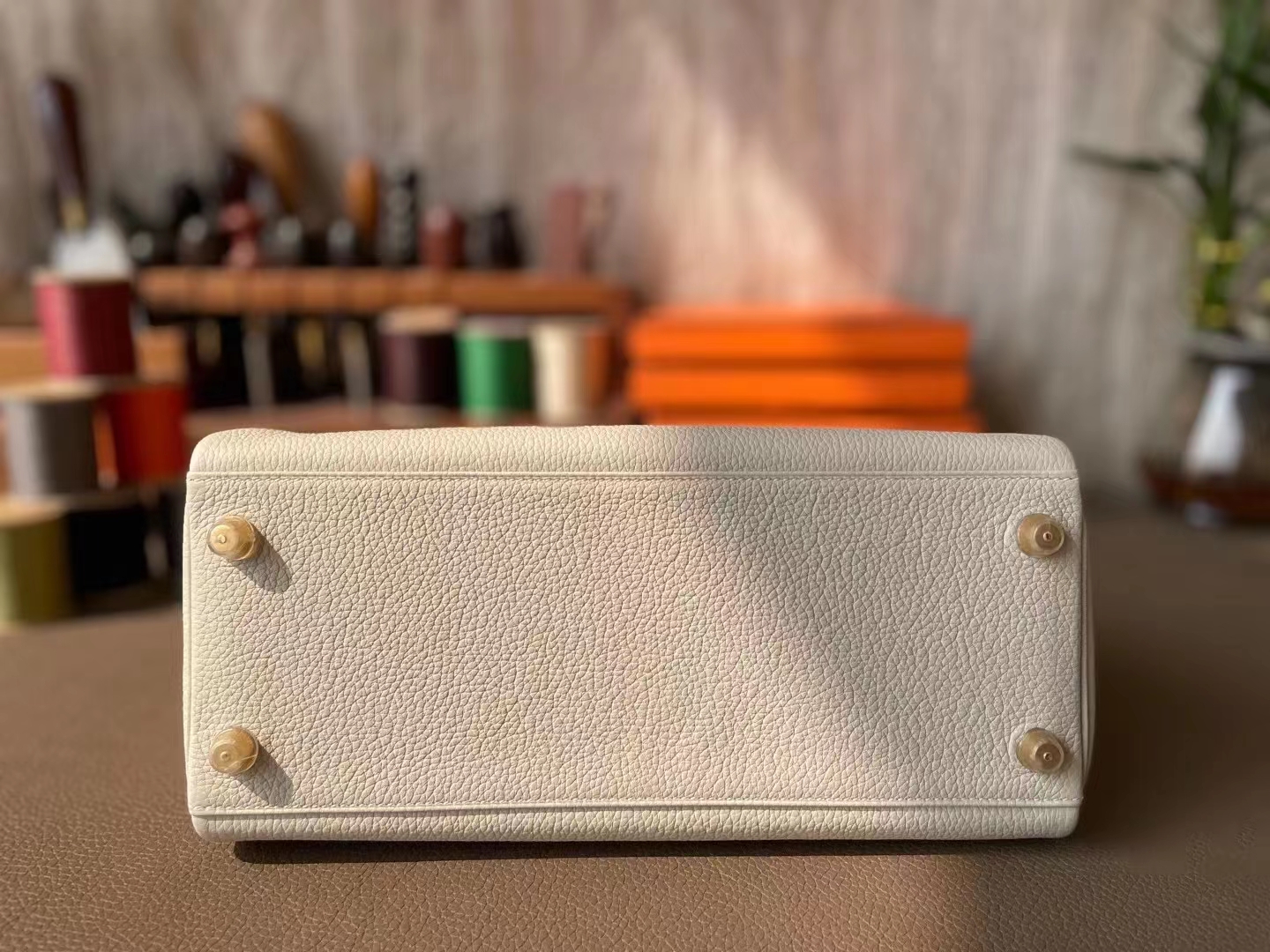Hermès（爱马仕）Kelly 凯莉包 奶昔白 Togo 顶级小牛皮 金扣 28cm