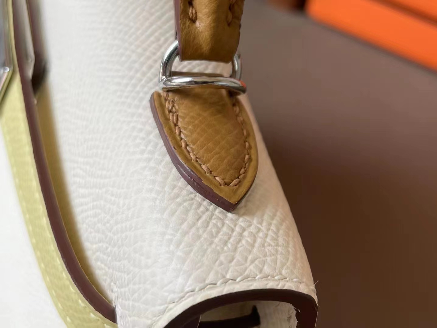 Hermès（爱马仕）mini kelly 迷你凯莉 三拼色 奶昔白／芝麻色／小鸡黄 Epsom 银扣 19cm