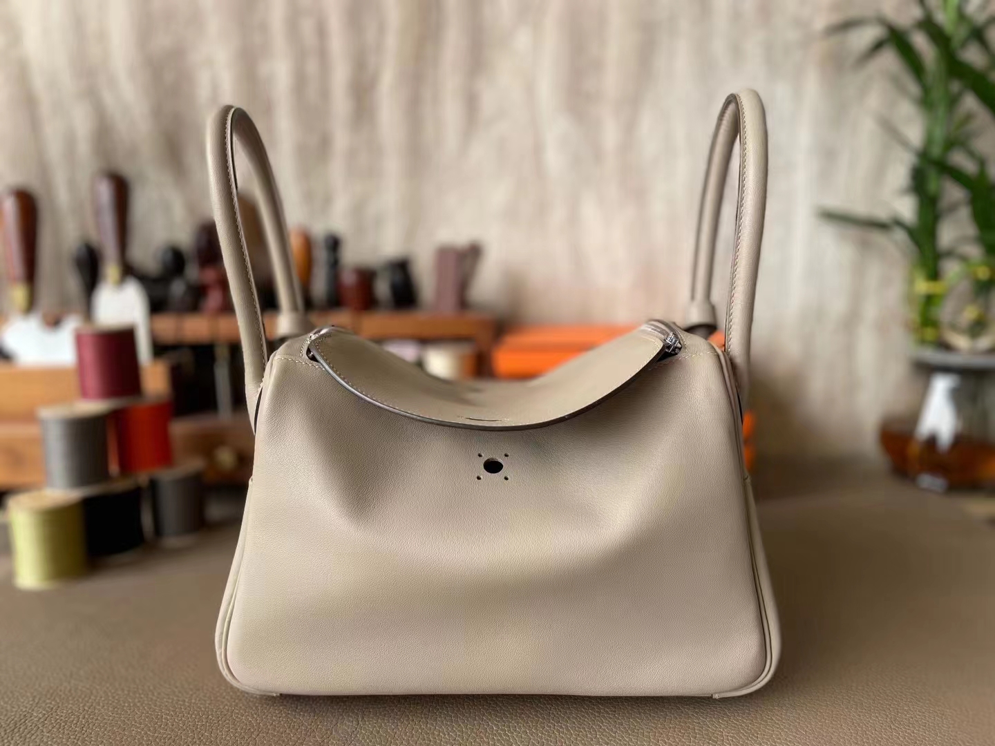 Hermès（爱马仕）lindy 琳迪包 斑鸠灰 Swift皮 银扣 26cm