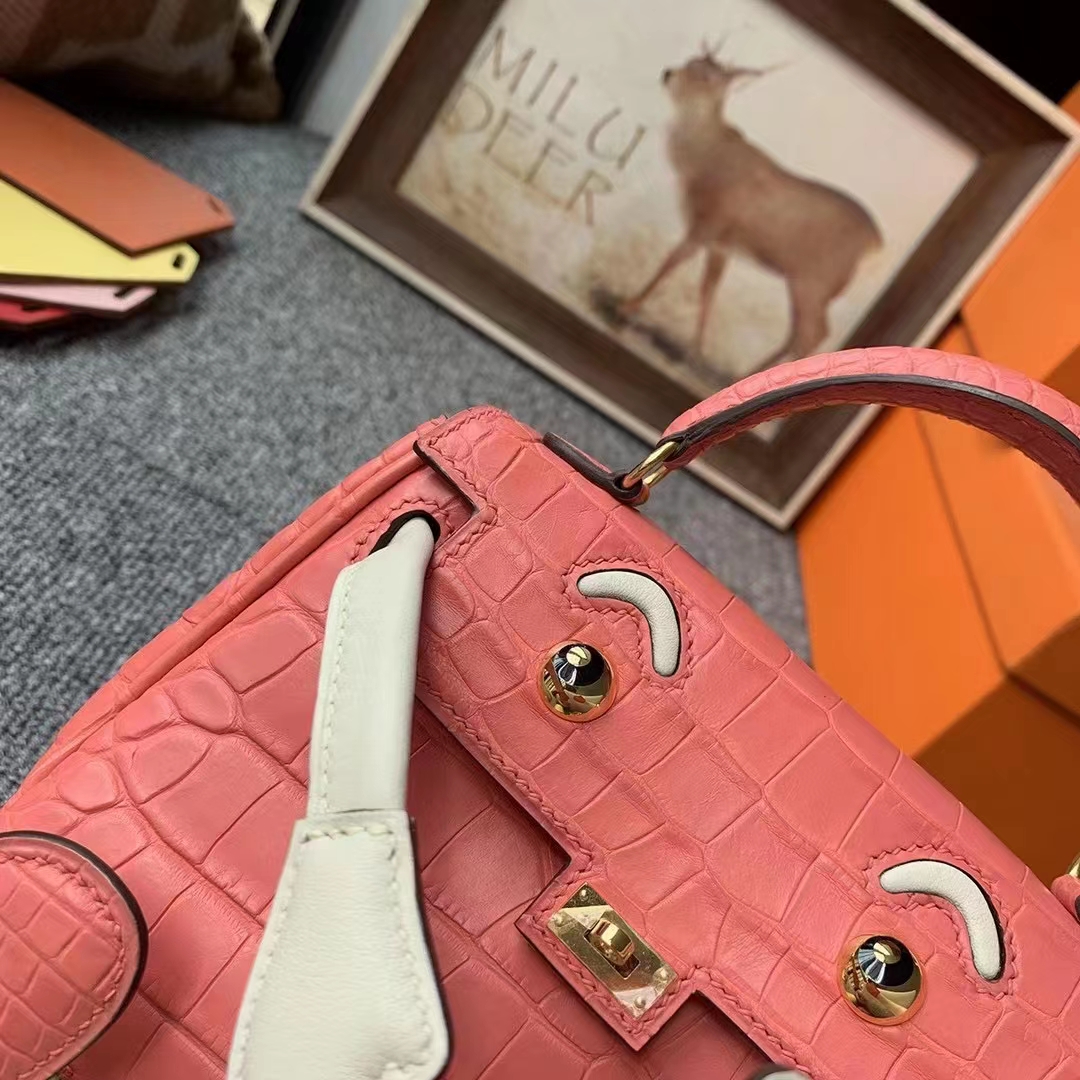 Hermès（爱马仕）Kelly doll 杜鹃红 拼 奶昔白 原厂御用顶级鳄鱼皮 拼 swift 皮 金扣