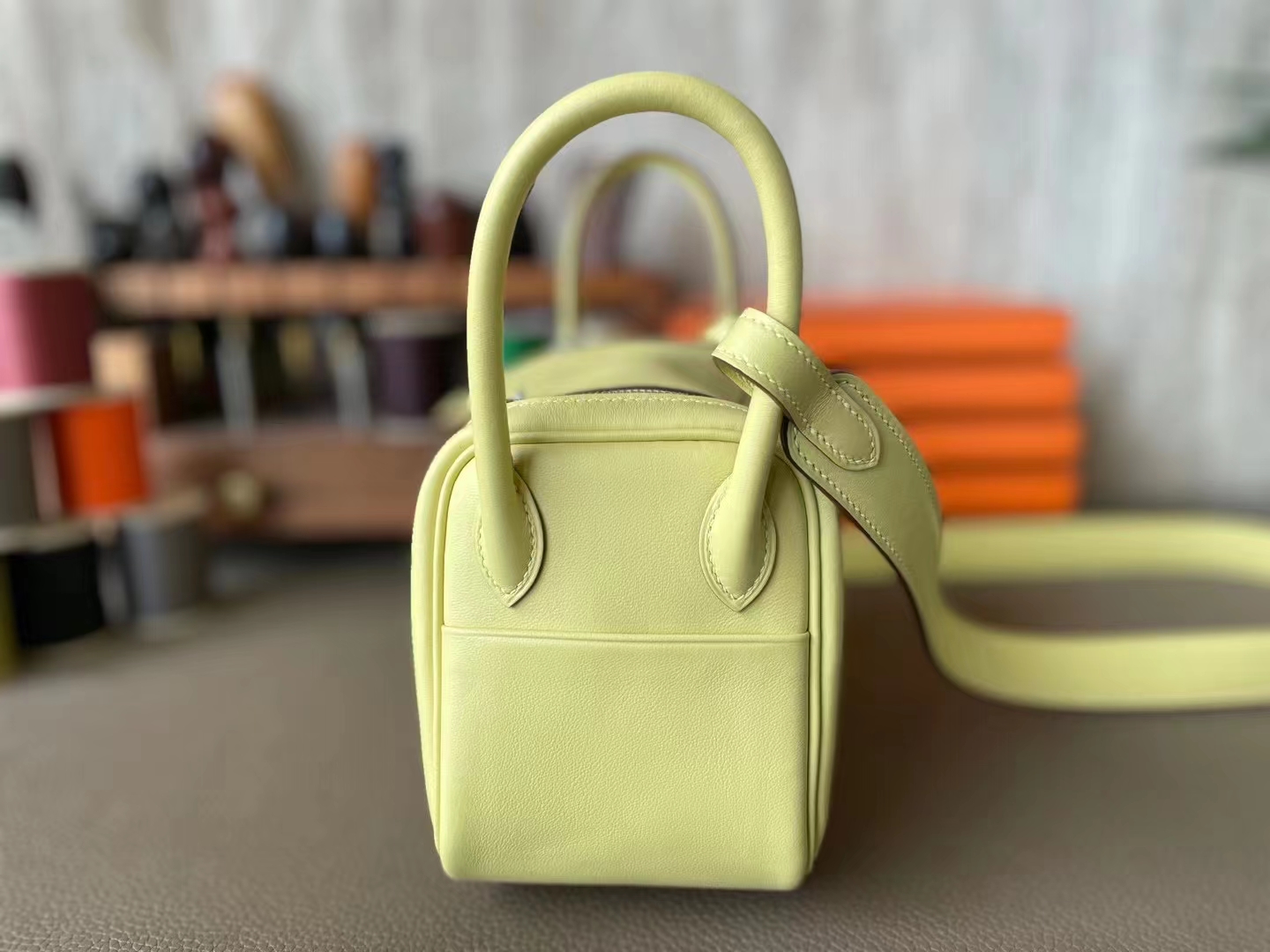 Hermès（爱马仕）mini lindy 迷你琳迪 小鸡黄 Swfit 皮 银扣 20cm