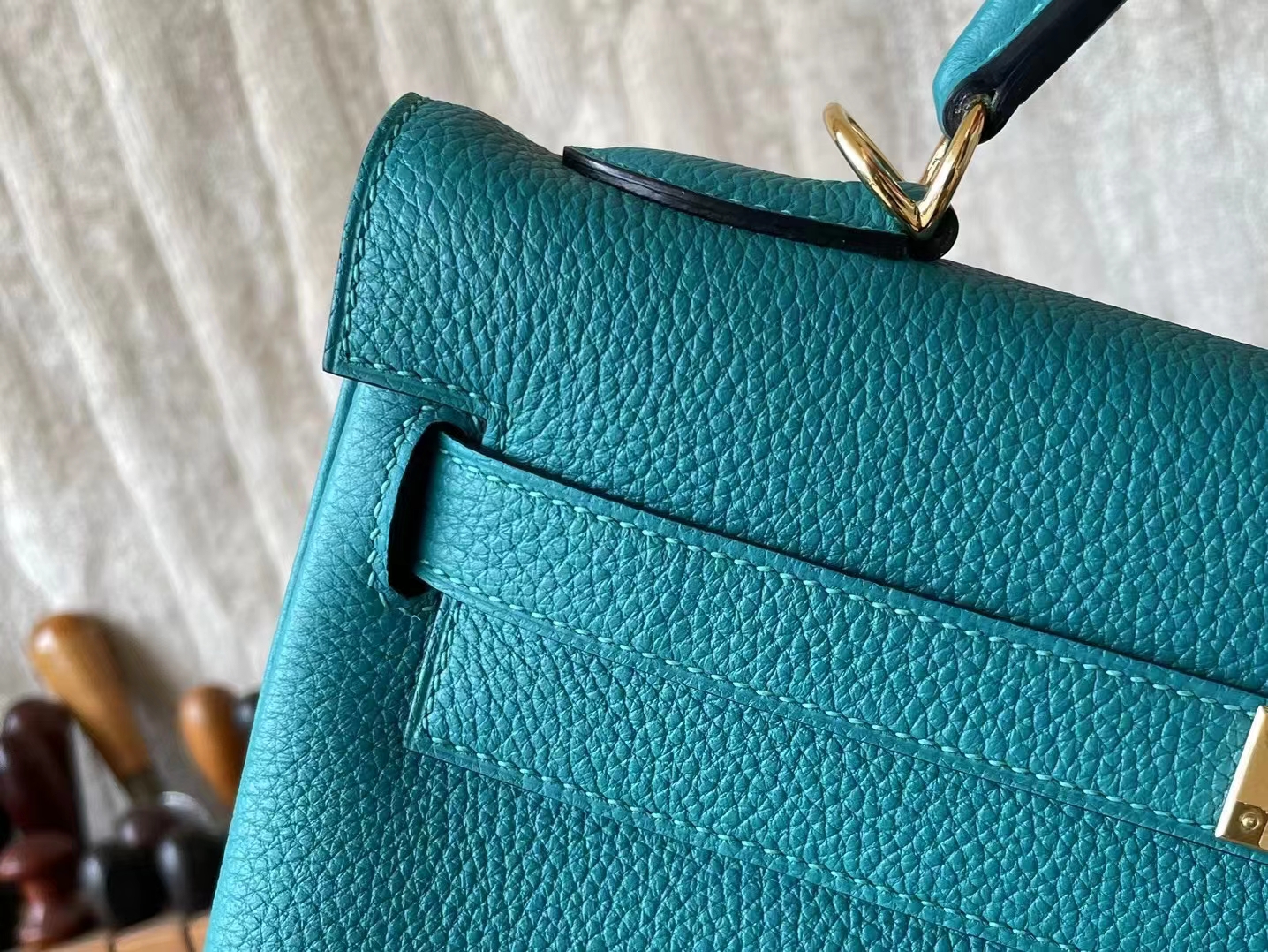 Hermès（爱马仕）Kelly 凯莉包 孔雀蓝 内拼 玉兰粉 Togo 顶级小牛皮 金扣 32cm