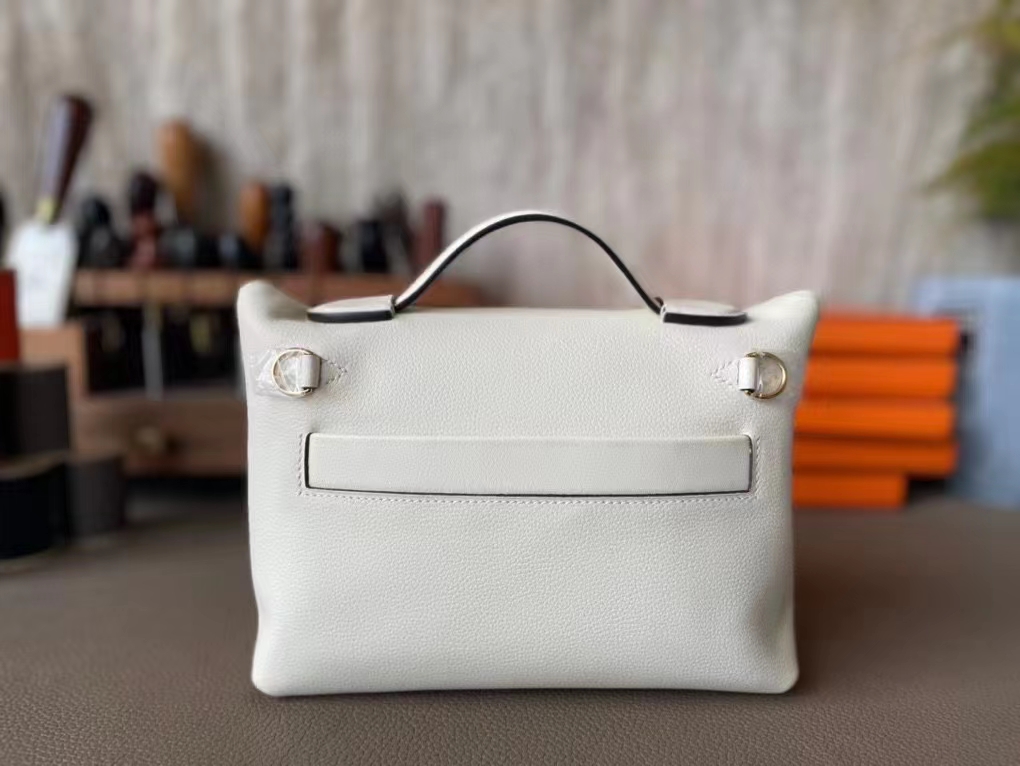 Hermès（爱马仕）mini kelly 2424 奶油白 Evercolor 皮 金扣