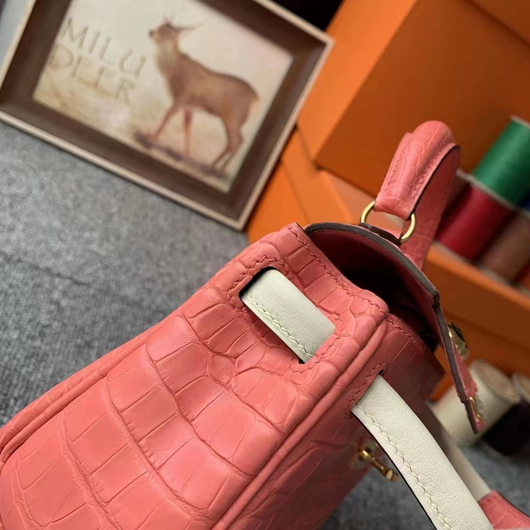 Hermès（爱马仕）Kelly doll 杜鹃红 拼 奶昔白 原厂御用顶级鳄鱼皮 拼 swift 皮 金扣