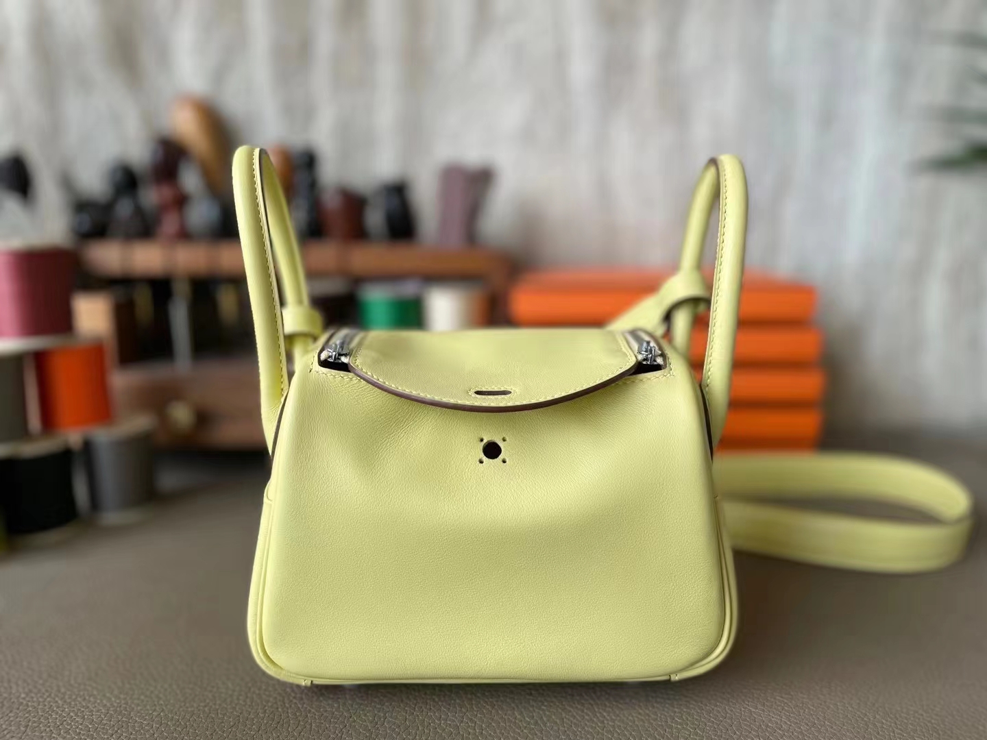 Hermès（爱马仕）mini lindy 迷你琳迪 小鸡黄 Swfit 皮 银扣 20cm
