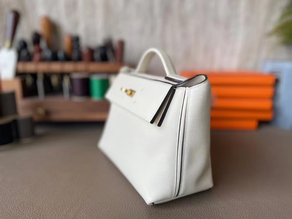 Hermès（爱马仕）mini kelly 2424 奶油白 Evercolor 皮 金扣