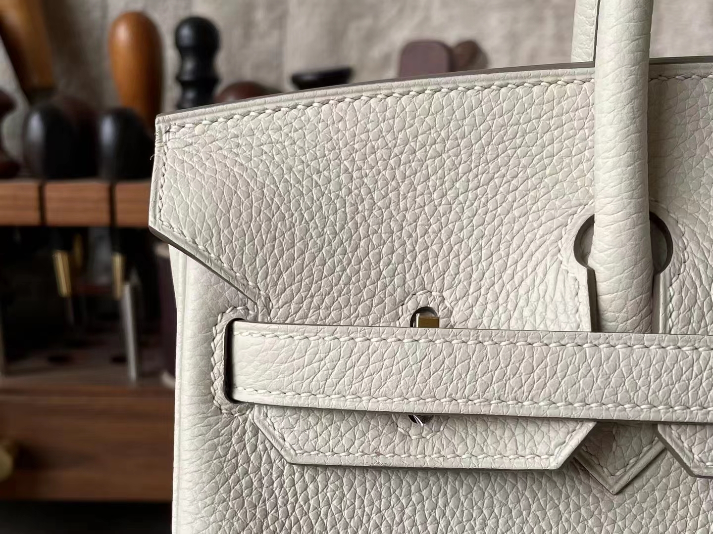 Hermès（爱马仕）Birkin 铂金包 奶昔白 Togo 顶级小牛皮 金扣 25cm
