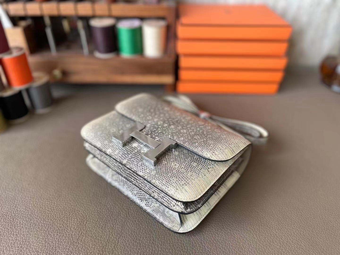 Hermès（爱马仕）Constance 康康 原色 蜥蜴皮 银扣 19cm