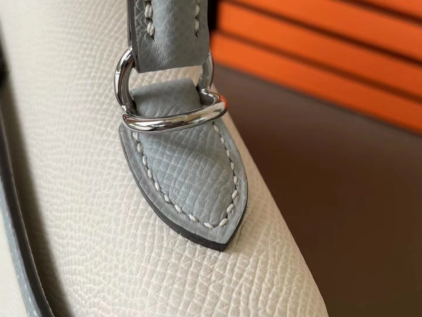Hermès（爱马仕）Kelly 凯莉包 奶昔白 拼 海鸥灰 EPsom 掌纹皮 银扣 25cm