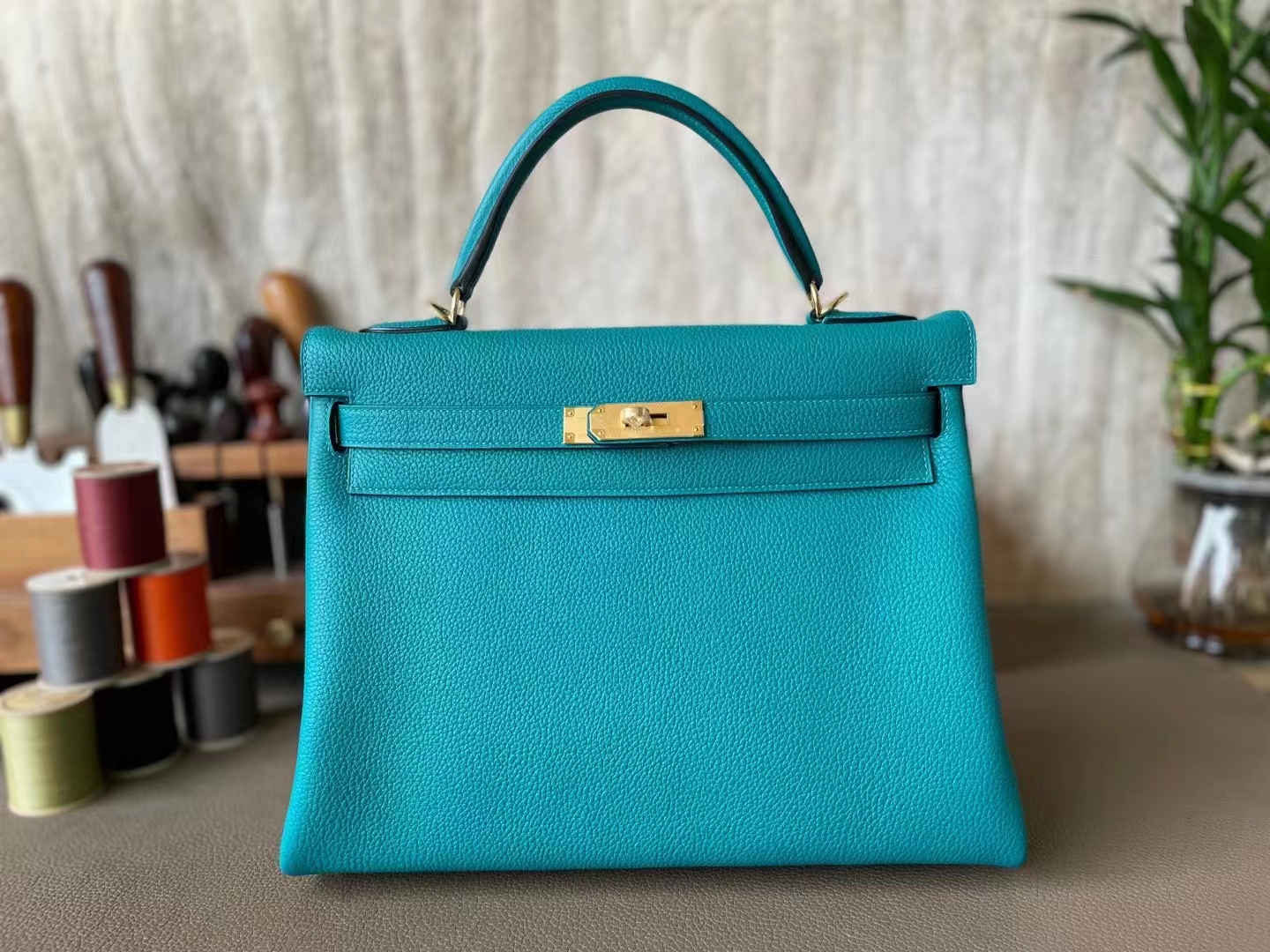 Hermès（爱马仕）Kelly 凯莉包 孔雀蓝 内拼 玉兰粉 Togo 顶级小牛皮 金扣 32cm