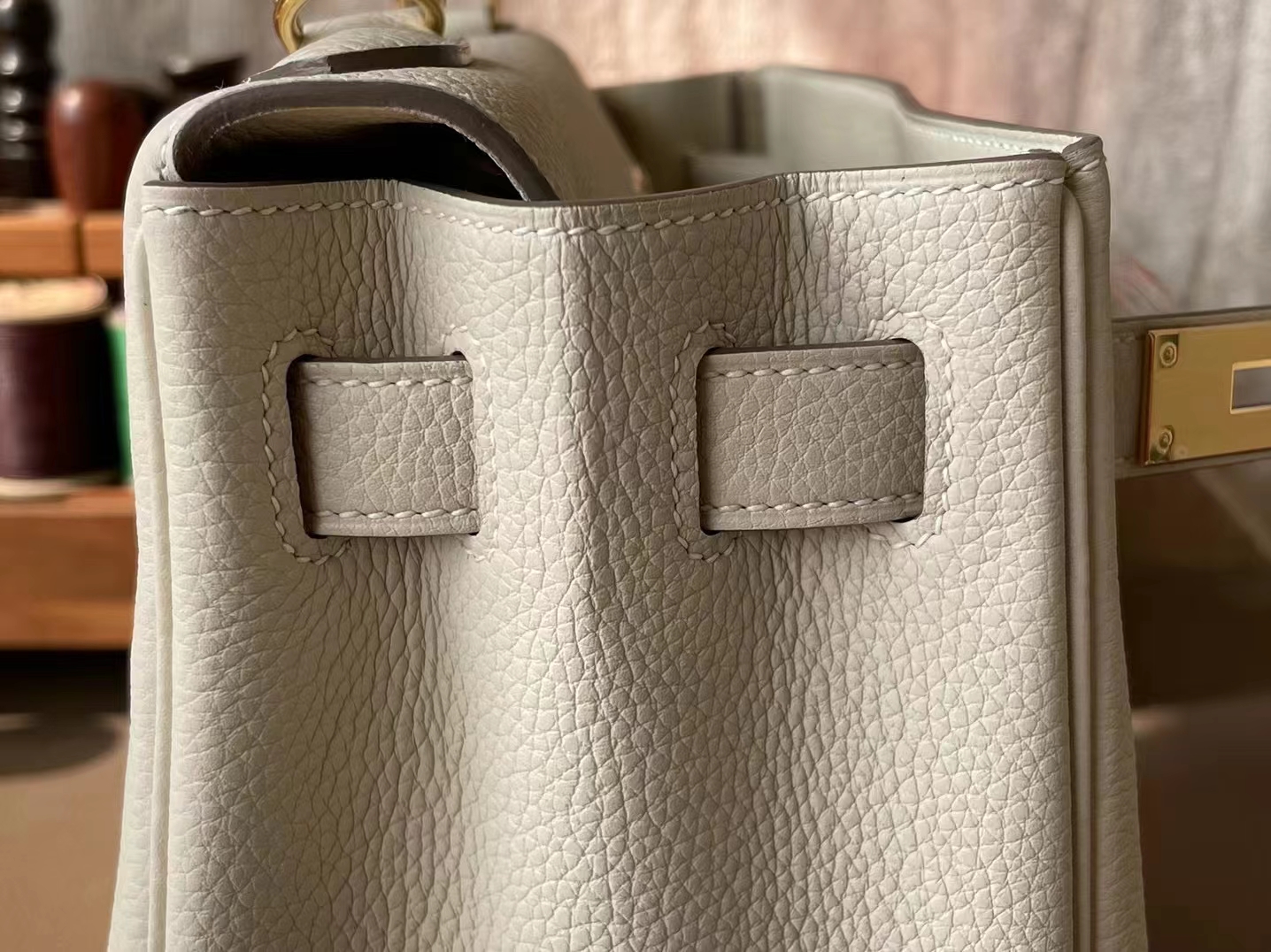 Hermès（爱马仕）Kelly 凯莉包 奶昔白 Togo 顶级小牛皮 金扣 28cm