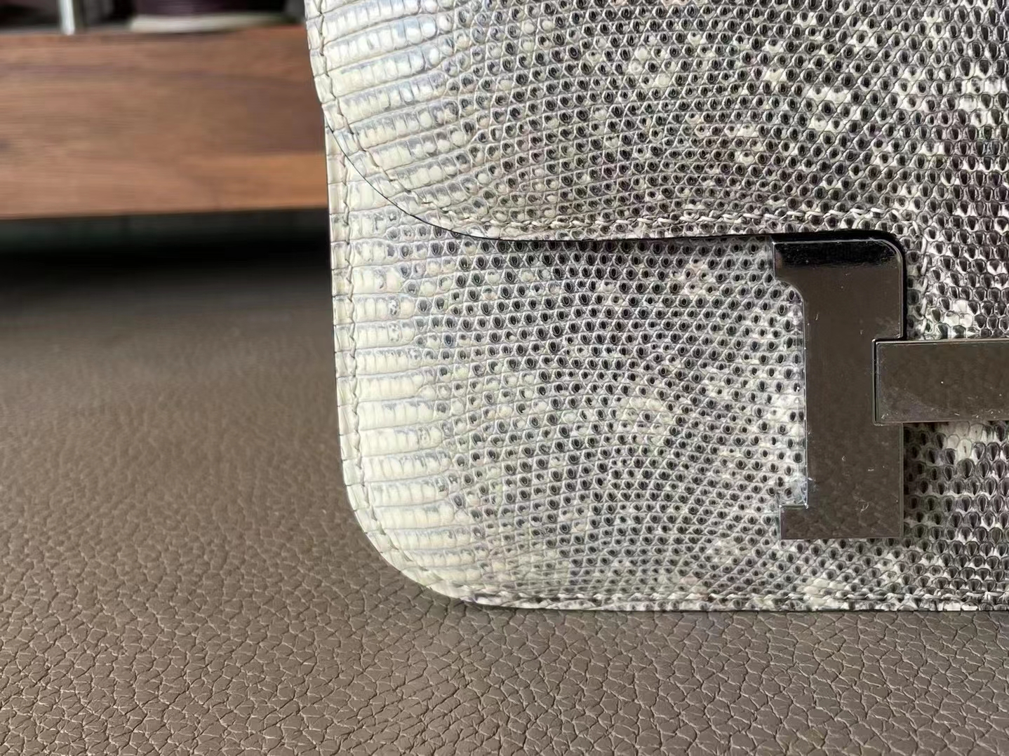 Hermès（爱马仕）Constance 康康 原色 蜥蜴皮 银扣 19cm