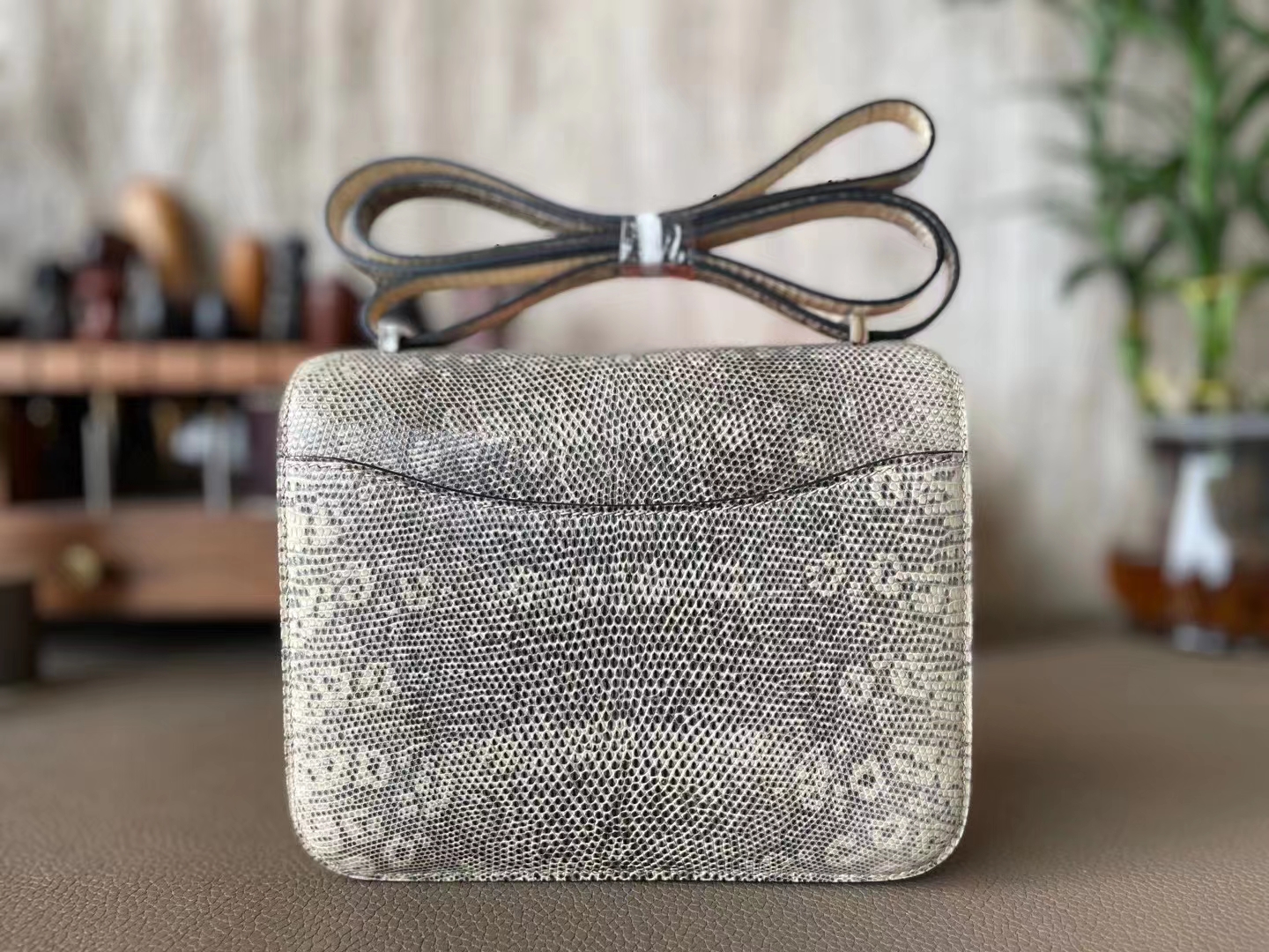 Hermès（爱马仕）Constance 康康 原色 蜥蜴皮 银扣 19cm