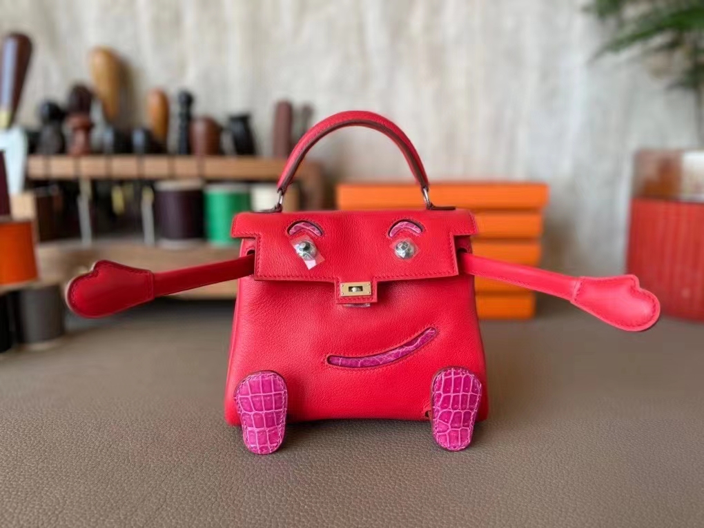 Hermès（爱马仕）Kelly doll 娃娃包 心红色 SF 亮美洲鳄鱼 银扣