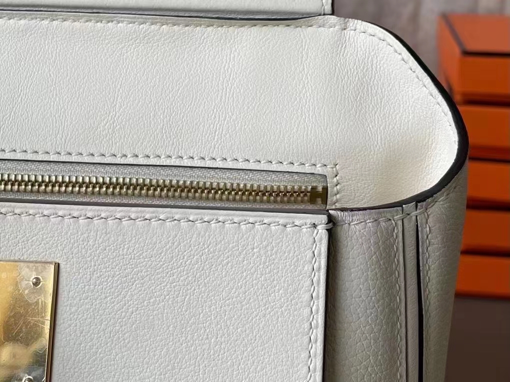 Hermès（爱马仕）mini kelly 2424 奶油白 Evercolor 皮 金扣