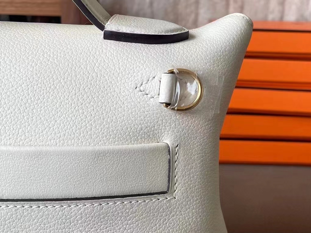 Hermès（爱马仕）mini kelly 2424 奶油白 Evercolor 皮 金扣