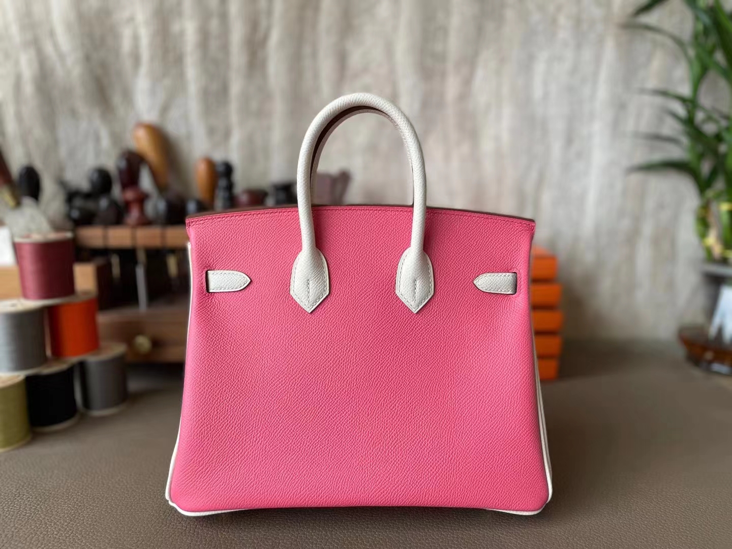 Hermès（爱马仕）Birkin 铂金包 新唇膏粉 拼 奶昔白 Epsom 掌纹皮 金扣 25cm