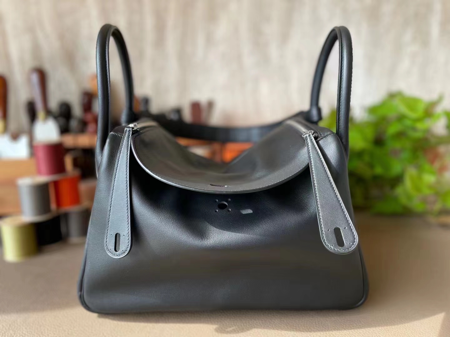 Hermès（爱马仕）Lindy 琳迪包 黑色 Swift皮 拼 雾面鳄鱼肩带 银扣 30cm