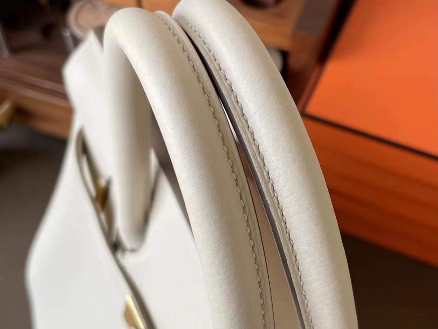 Hermès（爱马仕）Birkin 铂金包 奶昔白 Togo 顶级小牛皮 金扣 30cm
