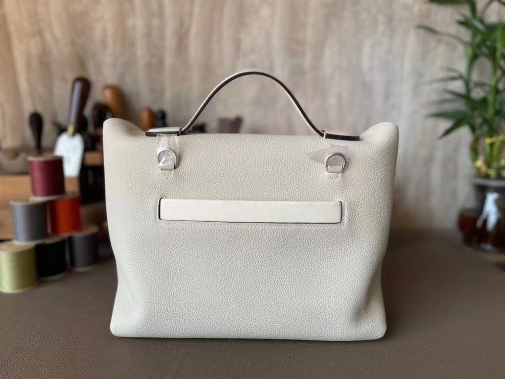Hermès（爱马仕）Kelly 2424 奶昔白 拼 波尔多酒红 Togo 顶级小牛皮 拼 Swfit 雾面湾鳄 银扣