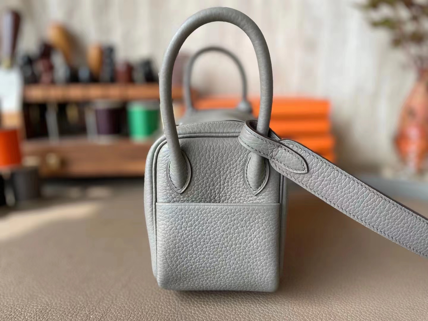Hermès（爱马仕）MINI lindy 迷你琳迪包 锡器灰 TC 大牛皮 银扣 20cm