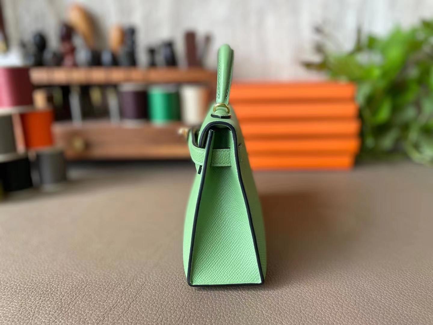 Hermès（爱马仕）mini Kelly 迷你凯莉 牛油果绿 Epsom 掌纹皮 金扣 19cm 二代