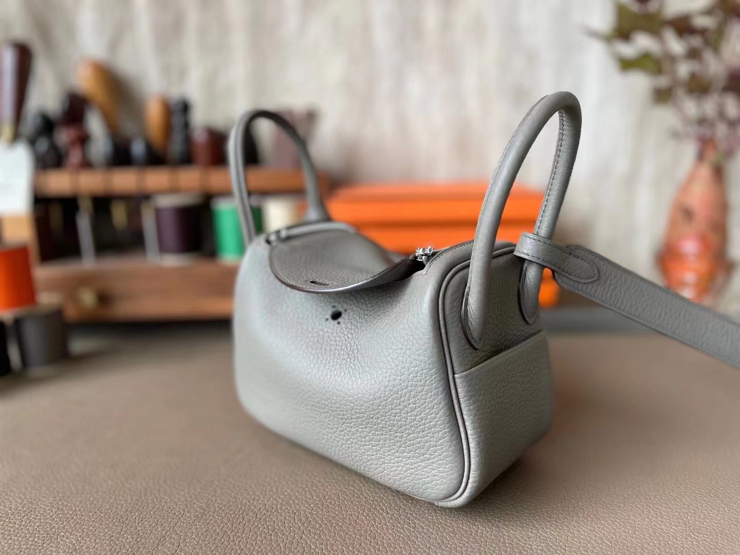 Hermès（爱马仕）MINI lindy 迷你琳迪包 锡器灰 TC 大牛皮 银扣 20cm