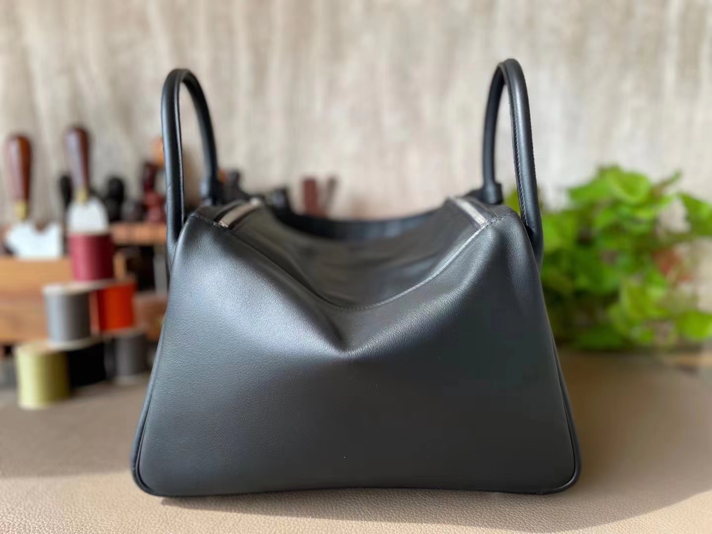 Hermès（爱马仕）Lindy 琳迪包 黑色 Swift皮 拼 雾面鳄鱼肩带 银扣 30cm