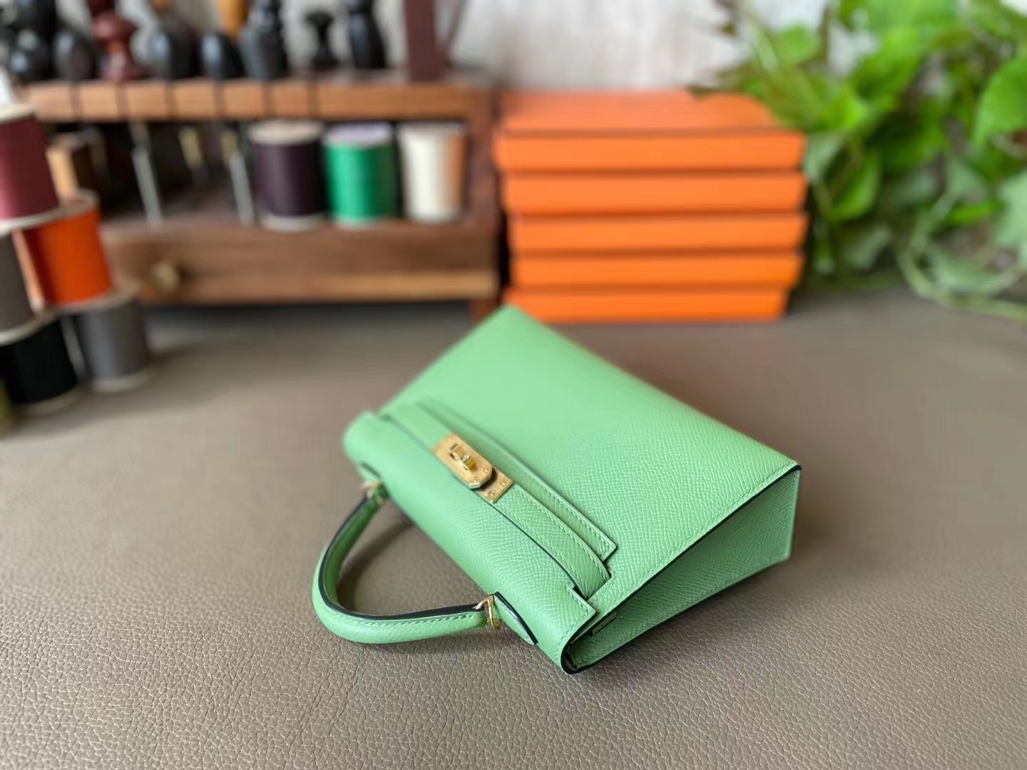 Hermès（爱马仕）mini Kelly 迷你凯莉 牛油果绿 Epsom 掌纹皮 金扣 19cm 二代