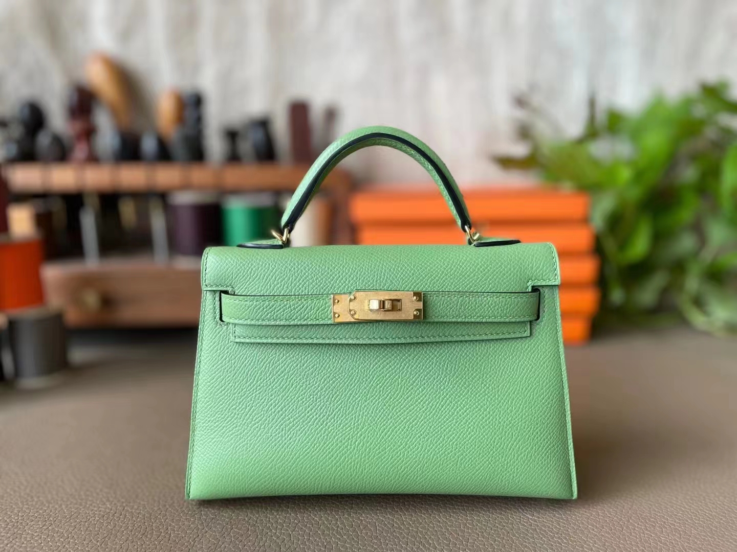 Hermès（爱马仕）mini Kelly 迷你凯莉 牛油果绿 Epsom 掌纹皮 金扣 19cm 二代